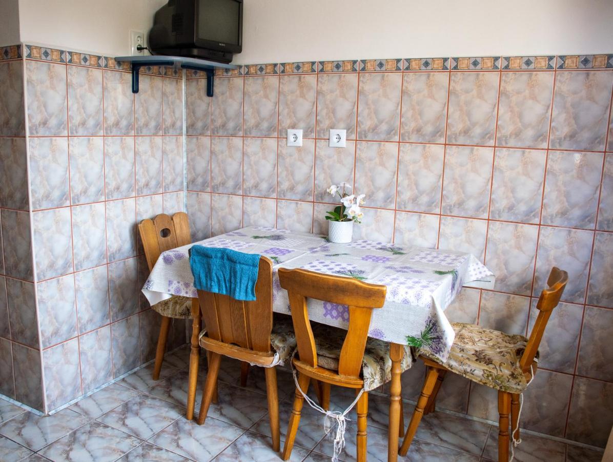 Family-Friendly Apartment Oradea Luaran gambar