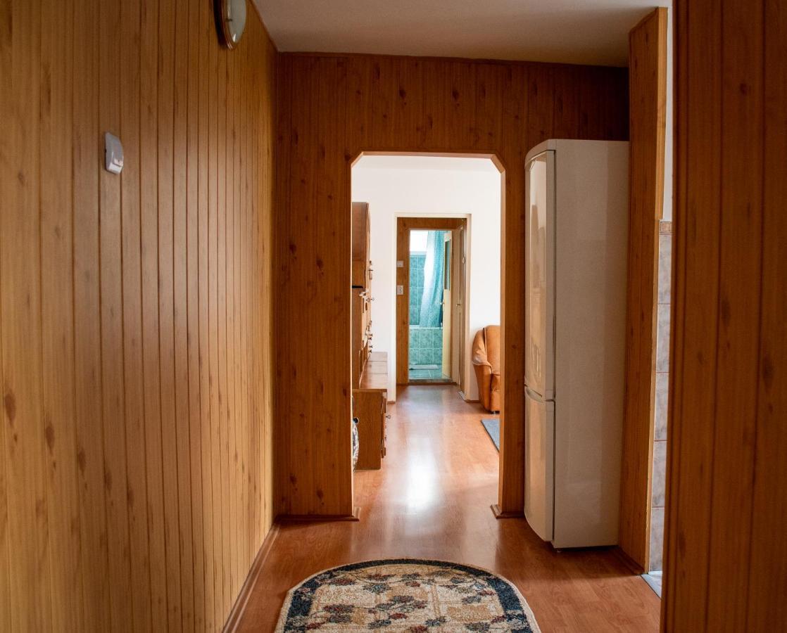 Family-Friendly Apartment Oradea Luaran gambar
