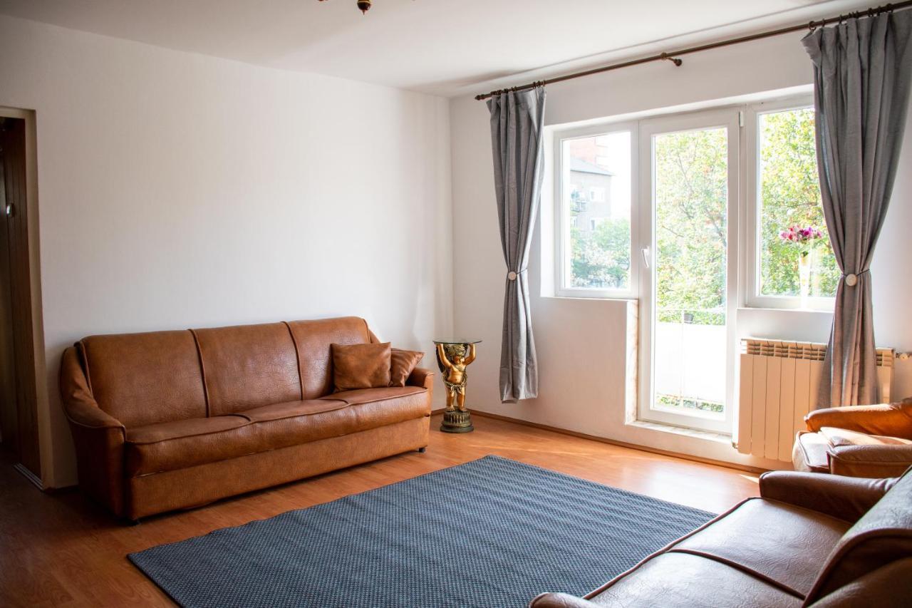 Family-Friendly Apartment Oradea Luaran gambar