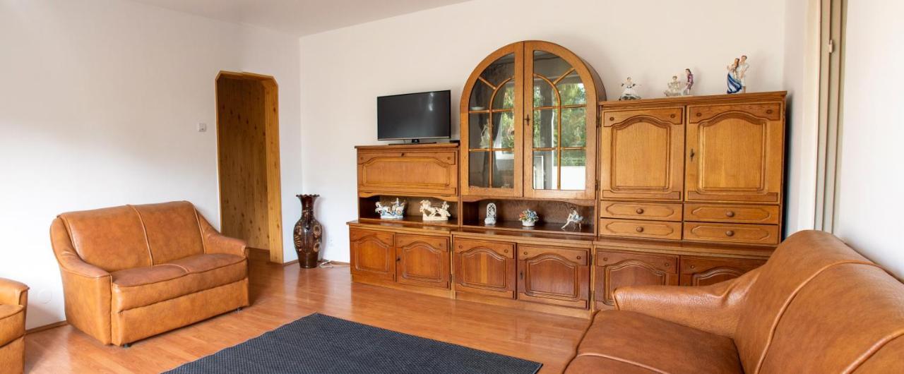 Family-Friendly Apartment Oradea Luaran gambar