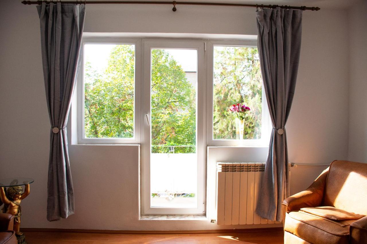 Family-Friendly Apartment Oradea Luaran gambar
